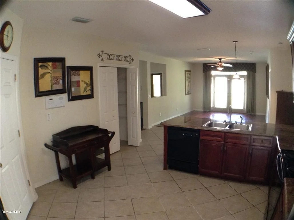 Photo of 989 Riviera Point Drive