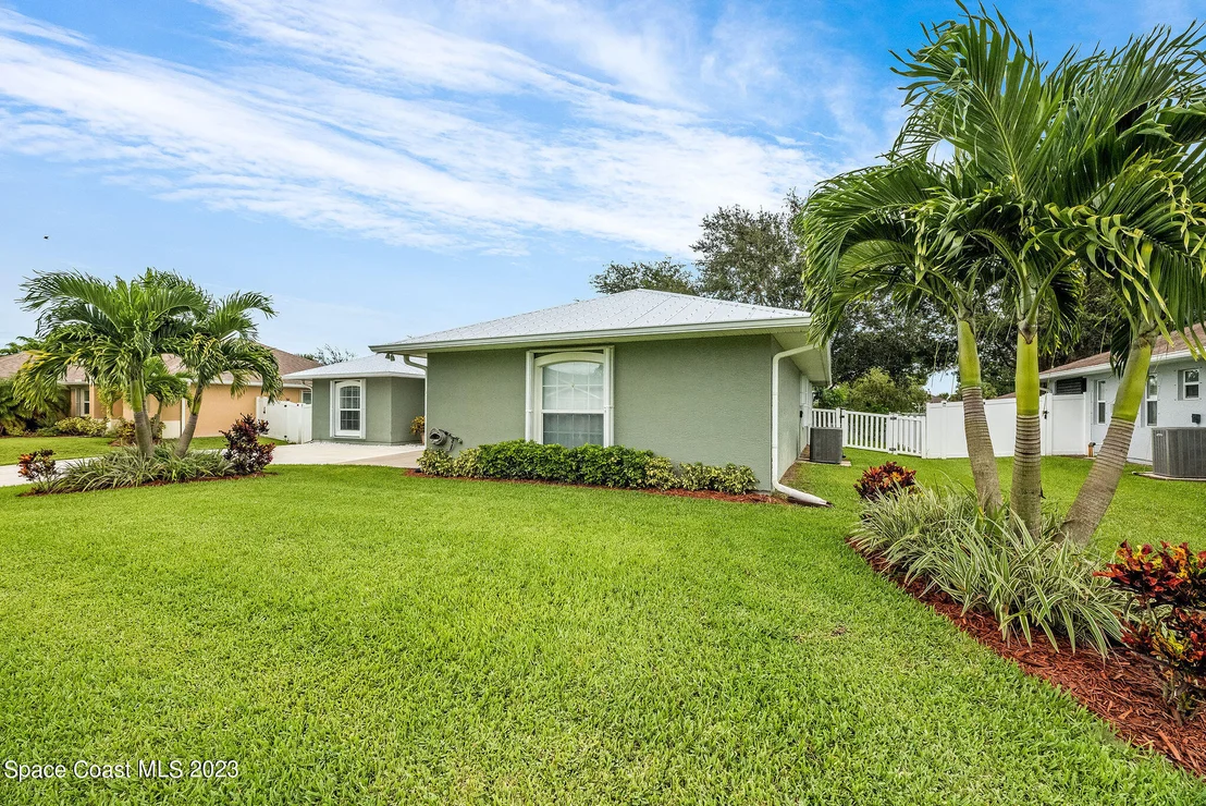 Photo of 468 Biscayne Lane