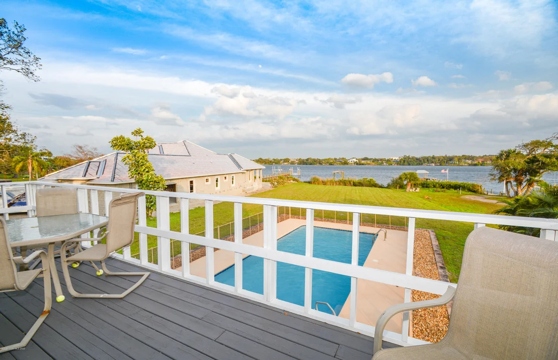 Photo of 9852 Riverview Drive