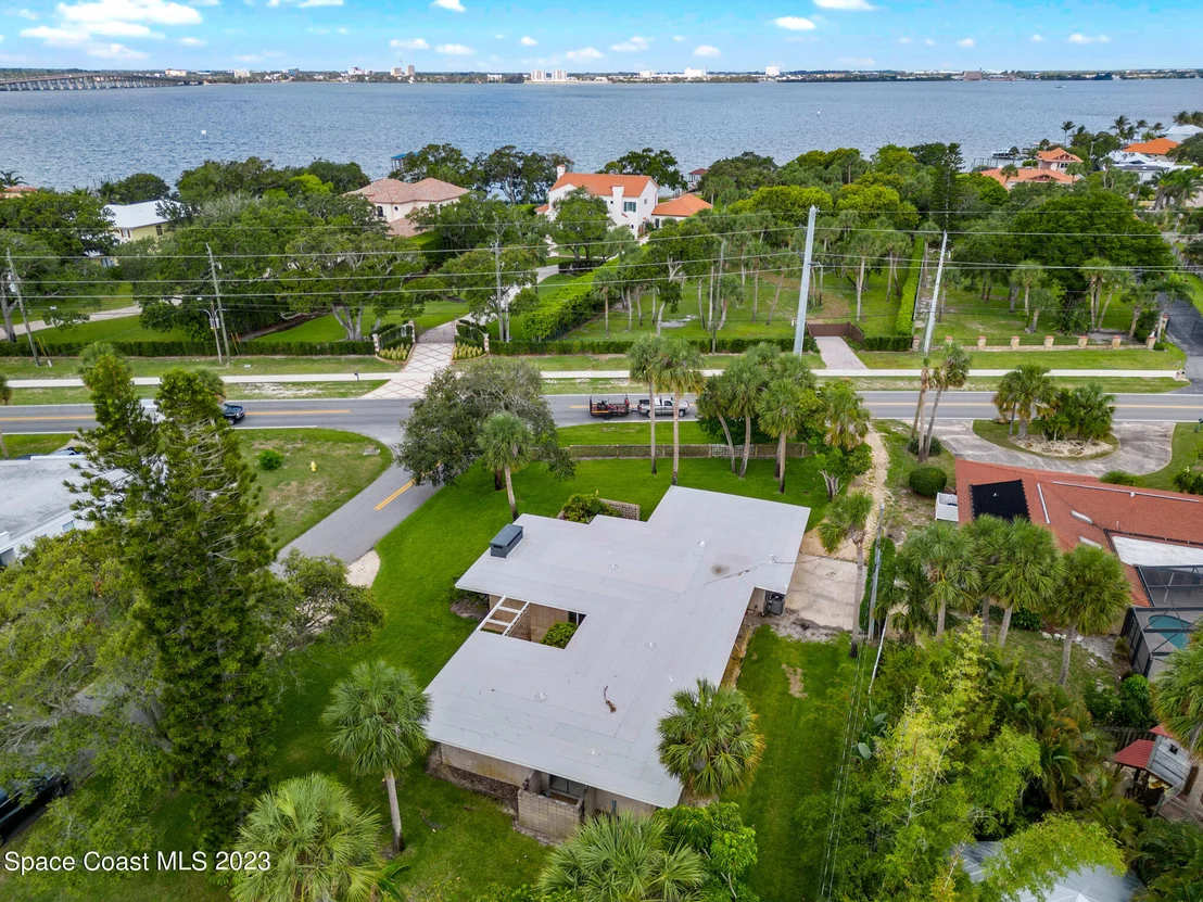 Photo of 598 Seabreeze Drive