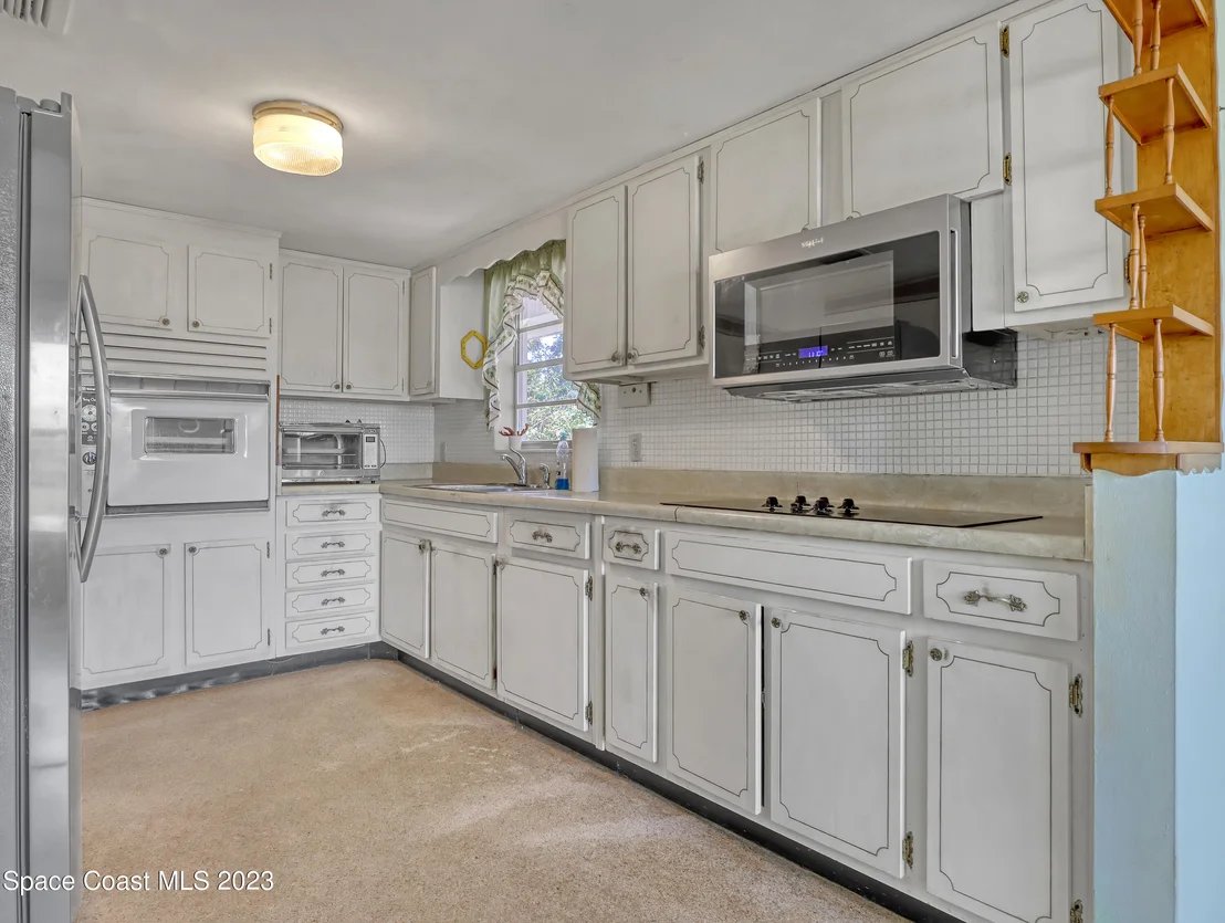 Photo of 2265 Lakeview Drive