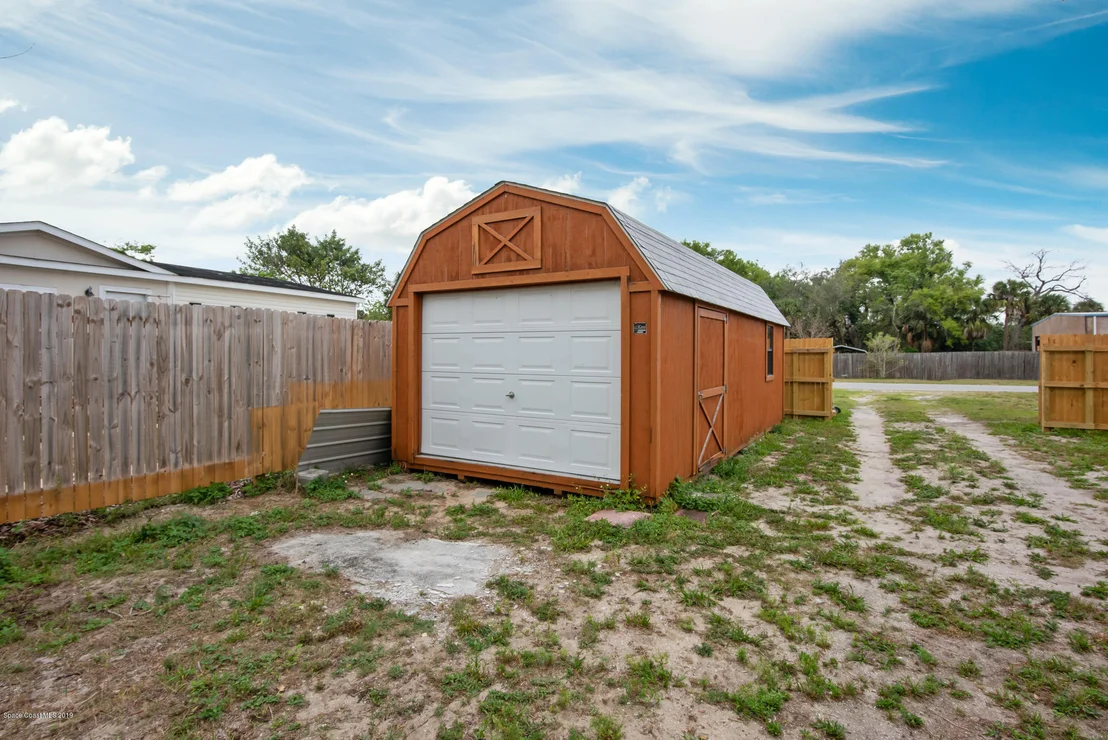 Photo of 497 Louis Drive