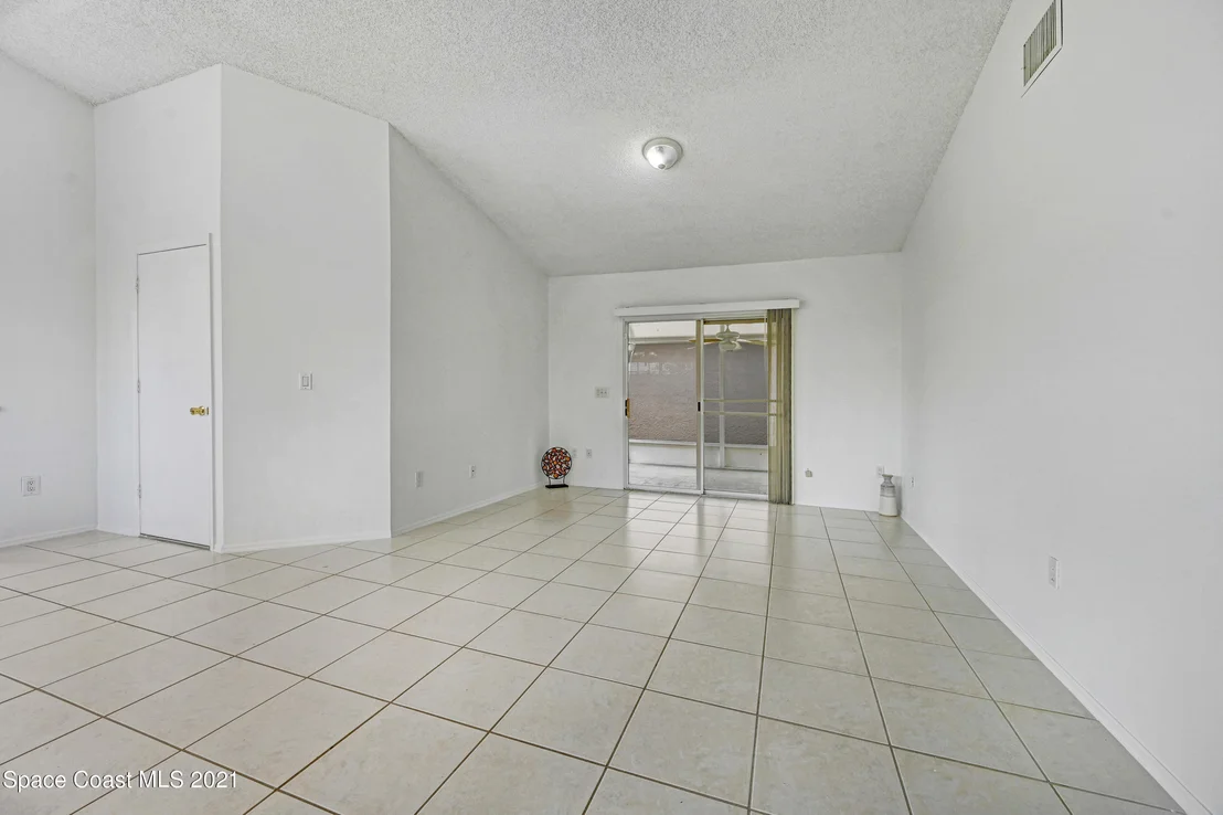 Photo of 858 Wateroak Drive NE