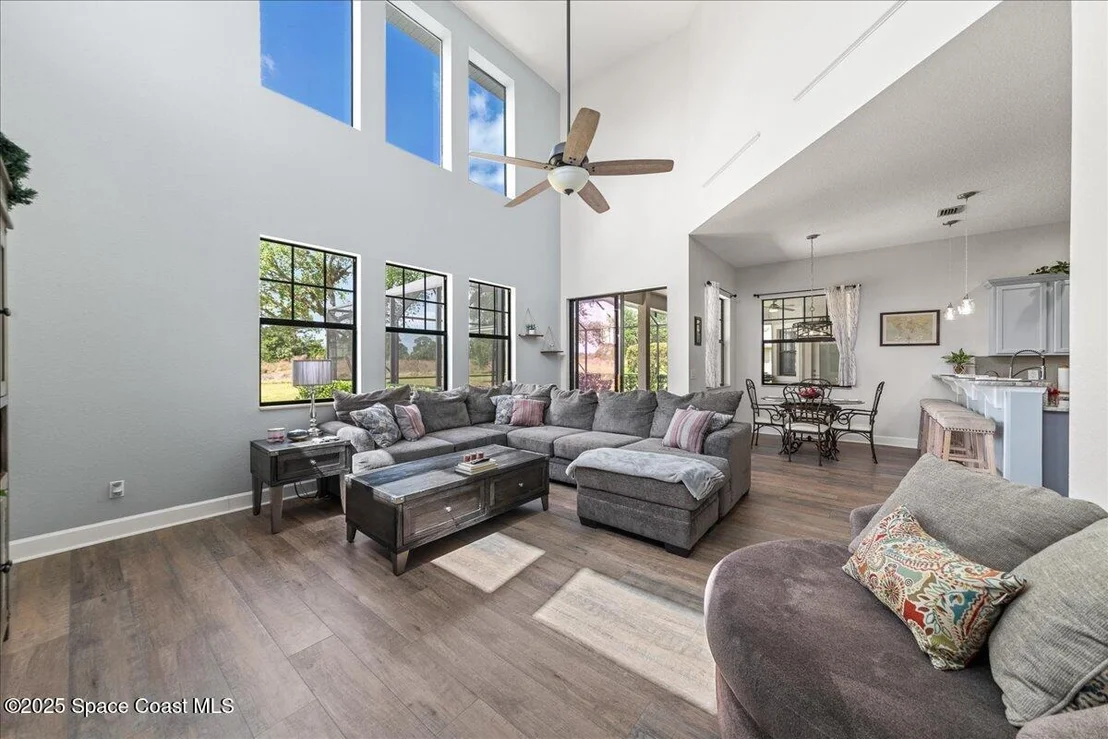 Photo of 2100 Windbrook Drive SE