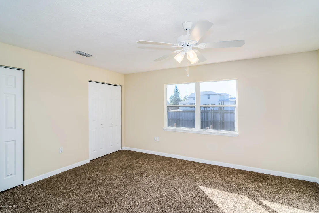 Photo of 830 Heron Road