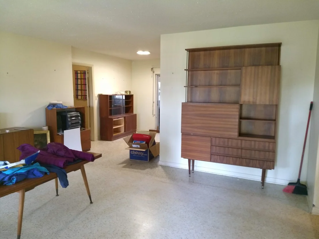 Photo of 800 Edwards Street NE