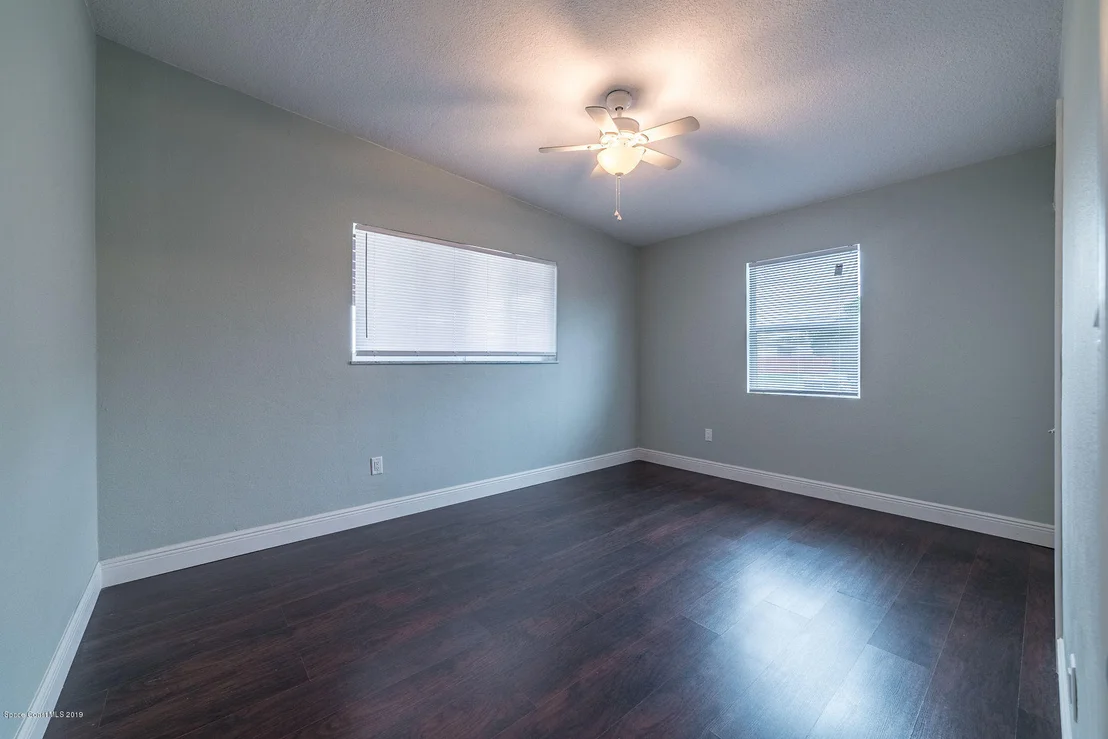 Photo of 954 Bianca Drive NE