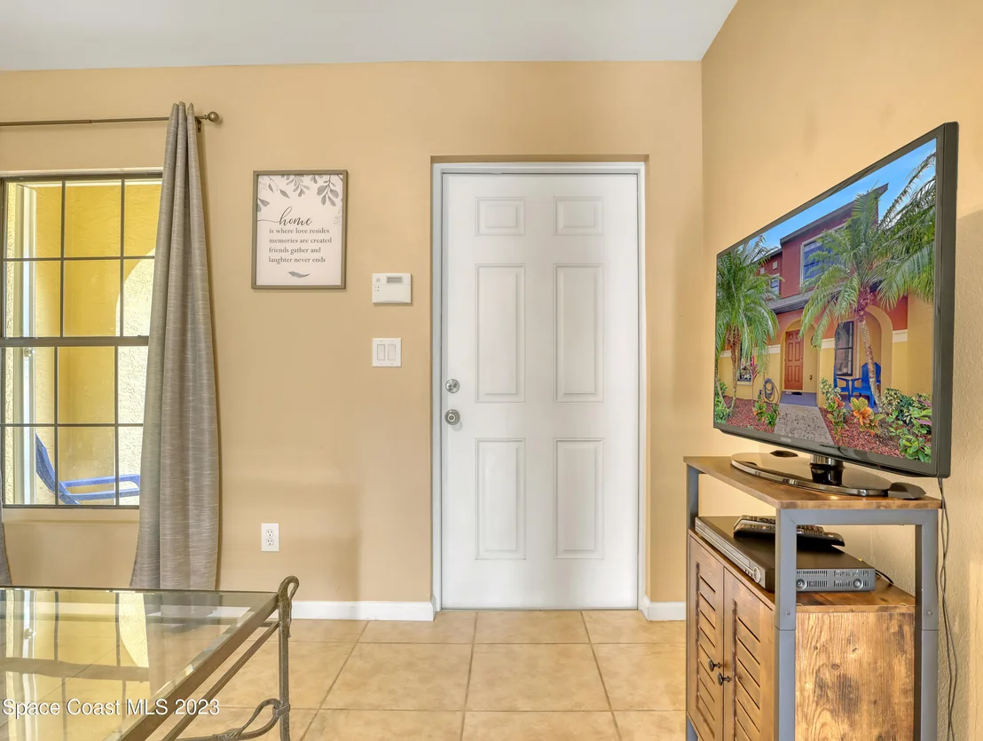 Photo of Unit 103 at 990 Luminary Circle