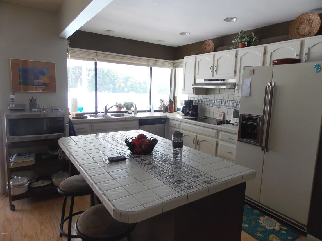 Photo of 1334 NE Cherry Hills Road