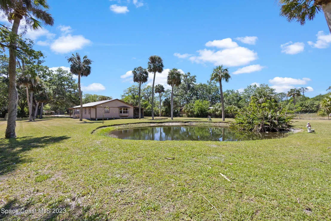 Photo of 2490 Lake Drive