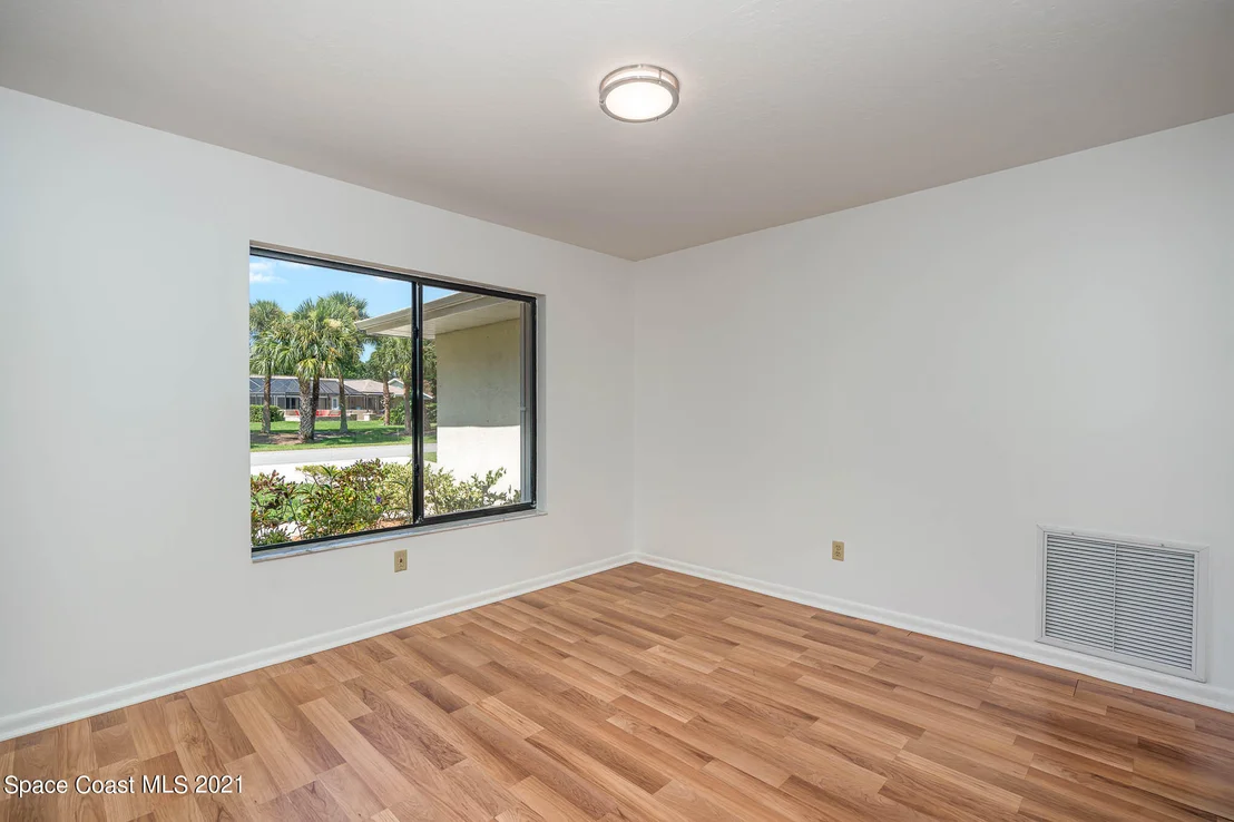 Photo of 1565 Freedom Drive