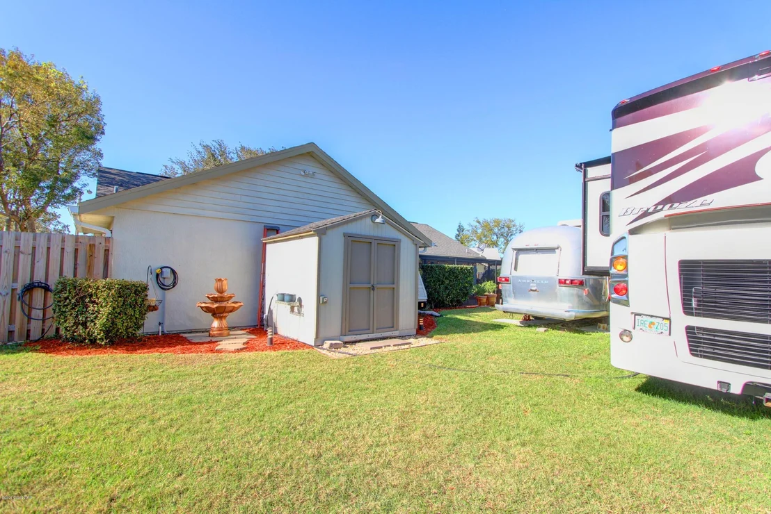 Photo of 1237 Lakeview Drive