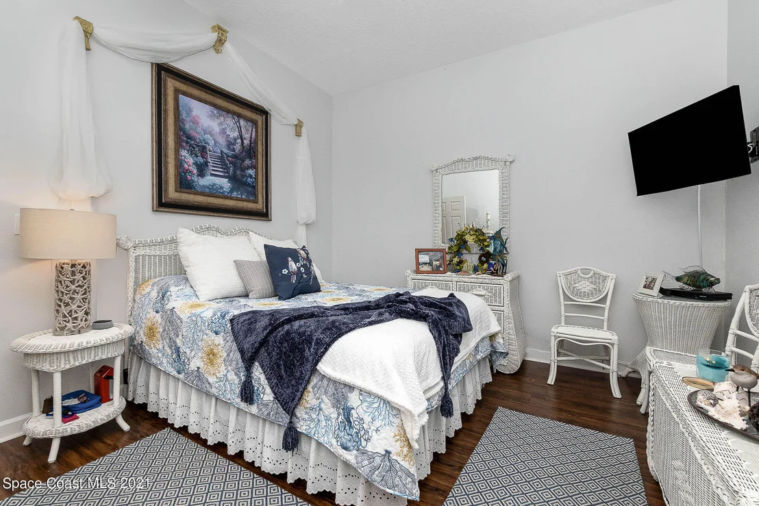 Photo of 1817 Laurel Oak Drive S