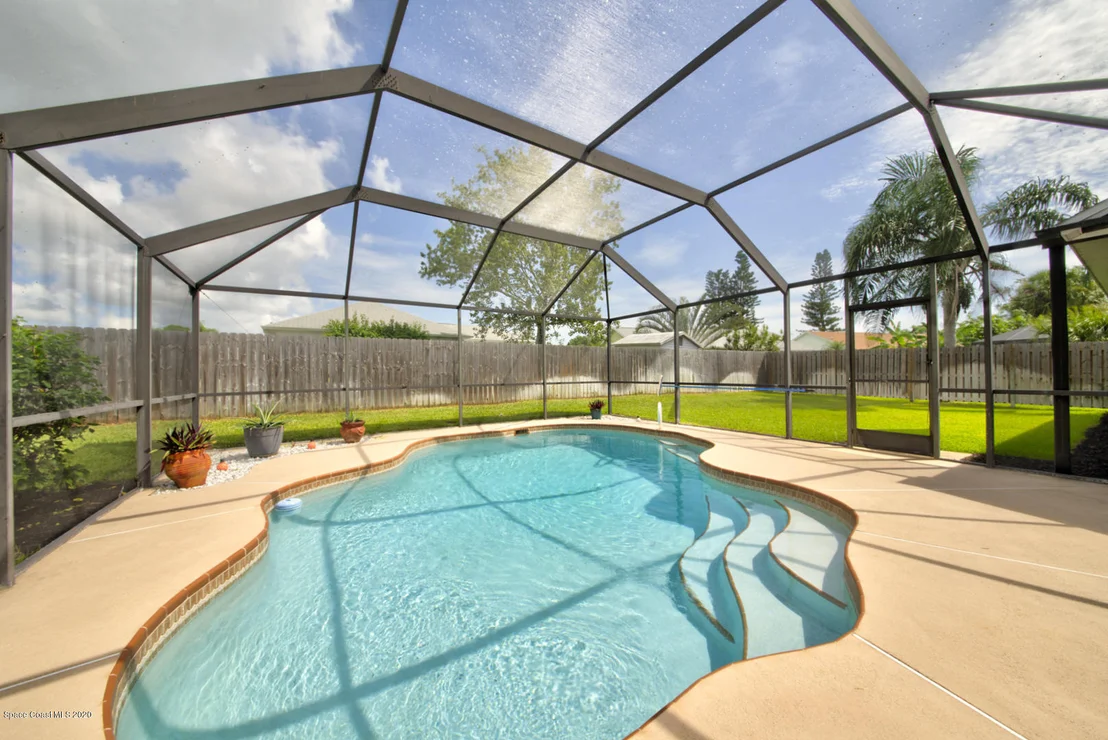 Photo of 2380 High Ridge Road
