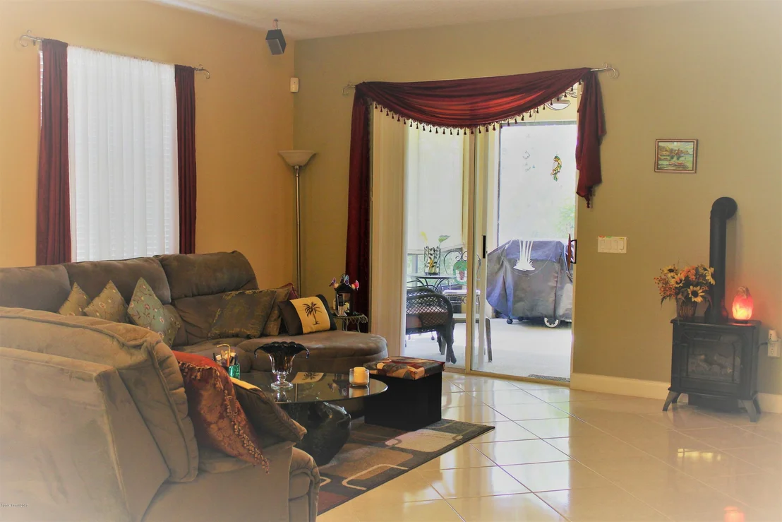 Photo of 322 Waterside Circle