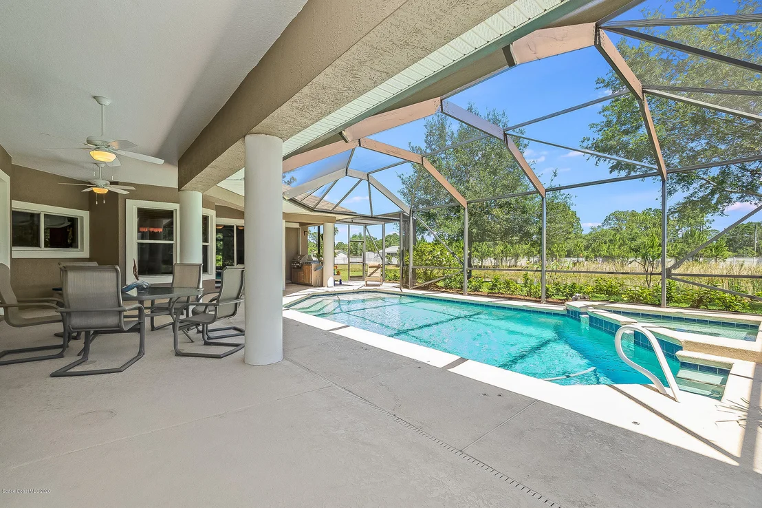 Photo of 2167 Windbrook Drive SE