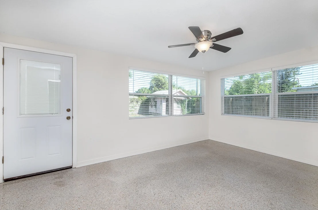 Photo of 1605 Breeze Lane