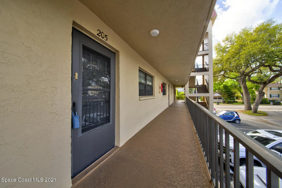 Photo of Unit B205 at 1049 Rockledge Drive