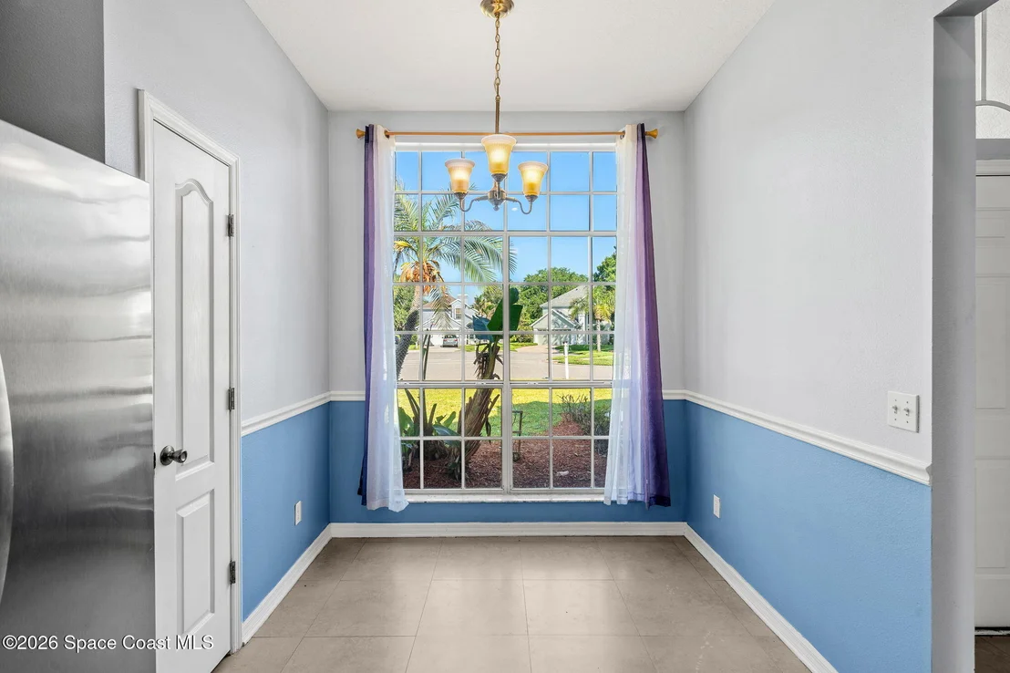 Photo of 685 Ashbury Avenue