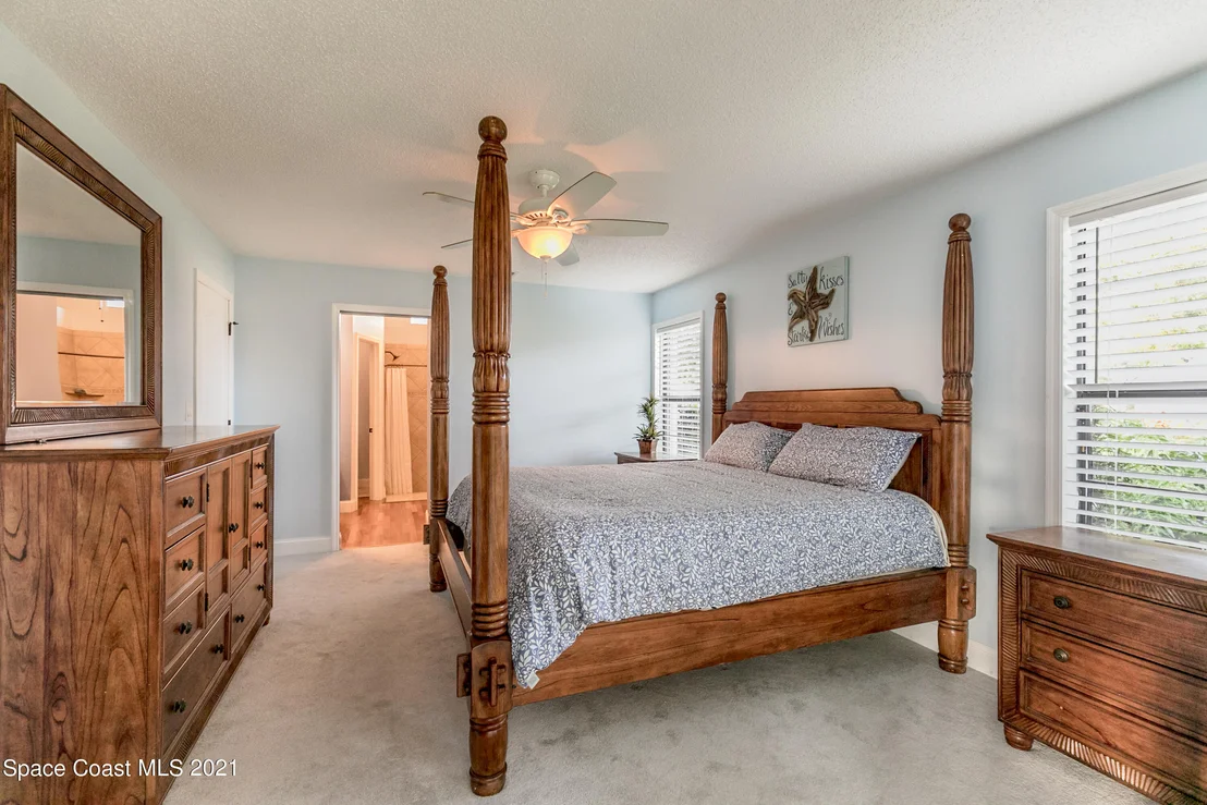 Photo of 949 Streamlet Ave Avenue