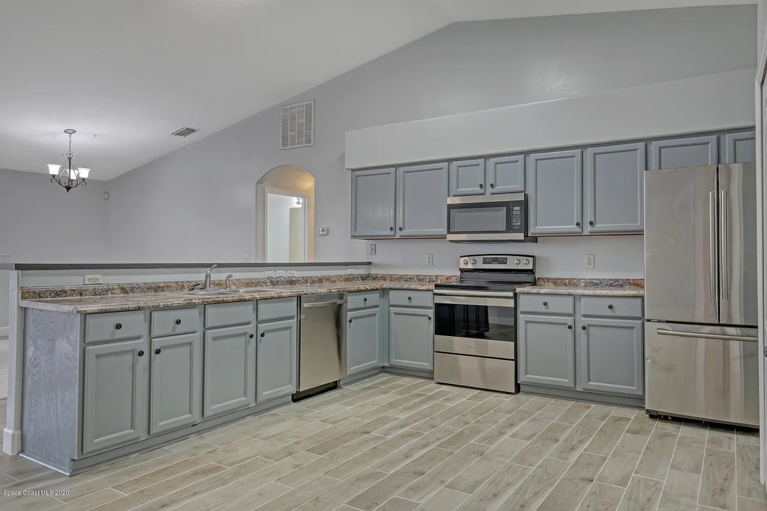 Photo of 1100 Juno Place