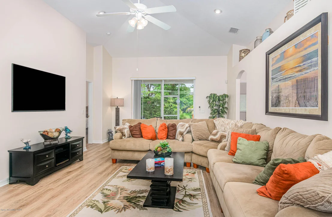 Photo of 7147 Broderick Drive