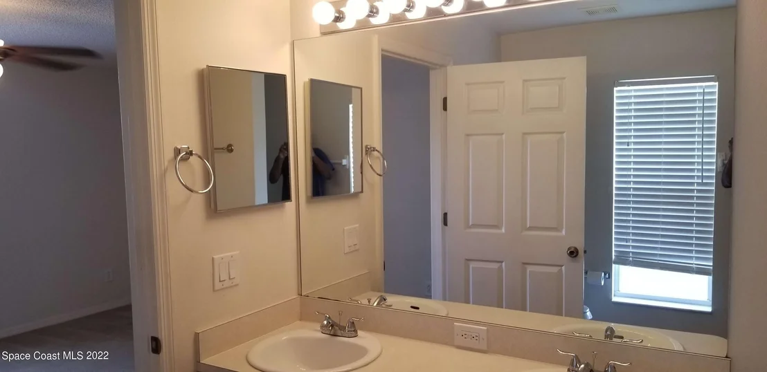 Photo of 6150 Edison Street