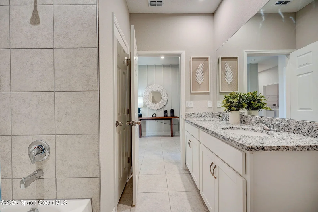 Photo of 1142 Banff Drive NE