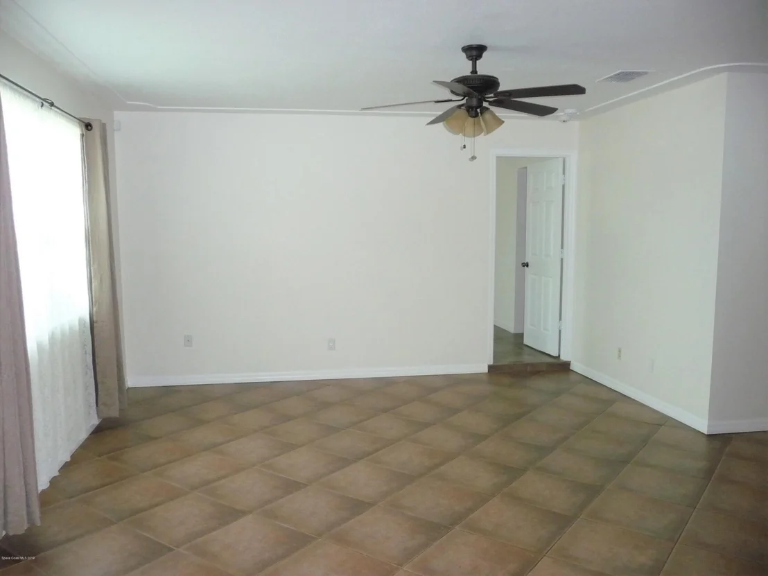 Photo of 1593 Spruce Road