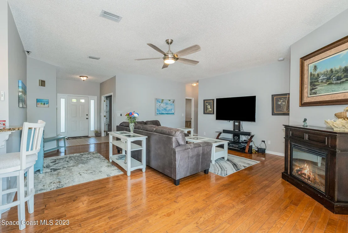 Photo of 825 Triple Crown Lane