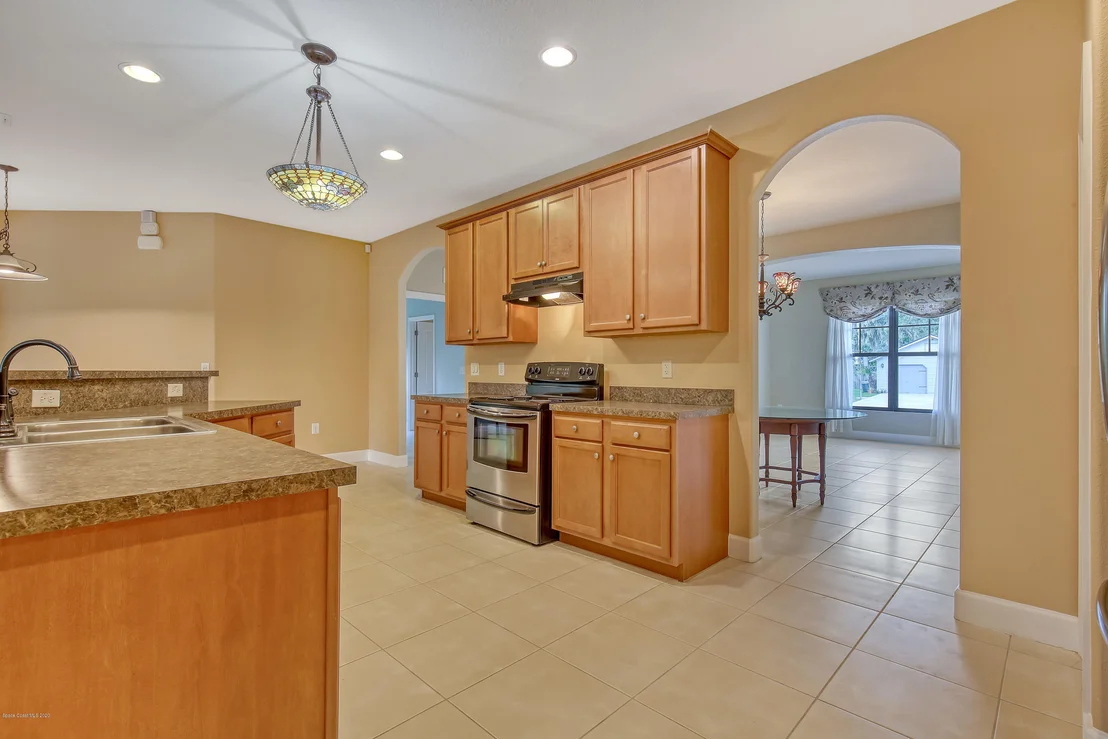 Photo of 1466 Van Eck Road NE