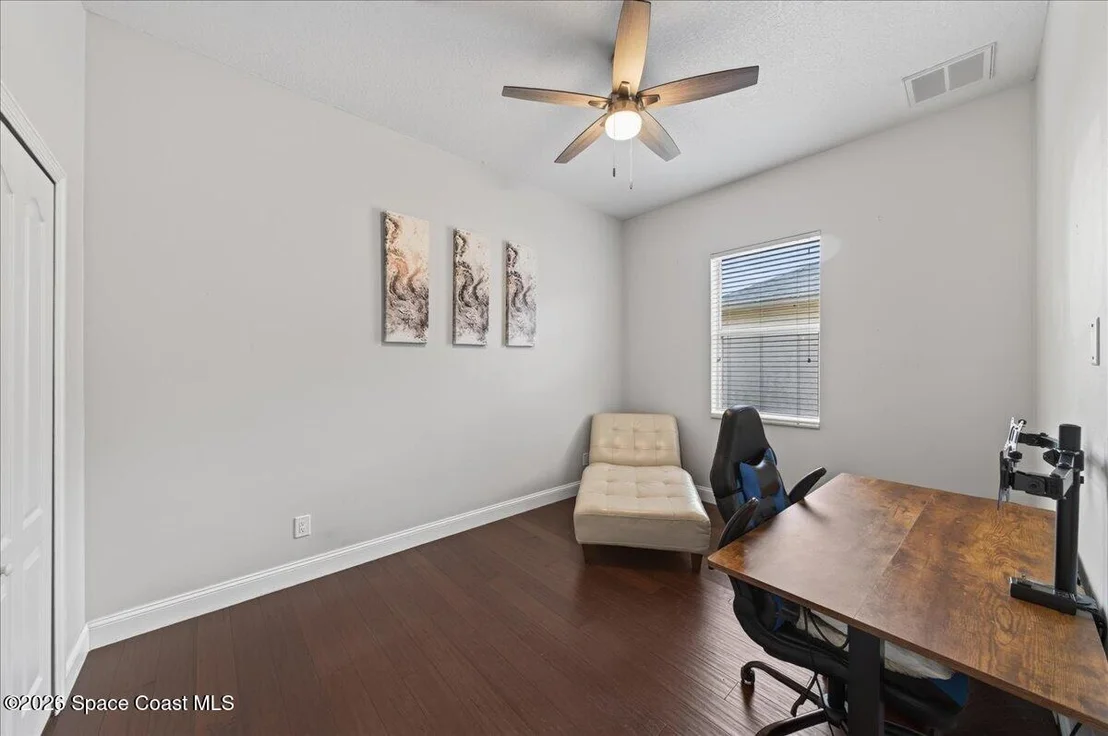 Photo of 1848 Windbrook Drive SE