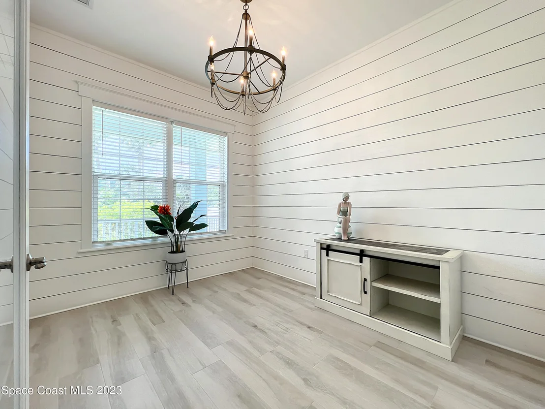 Photo of 6775 Angeles Road