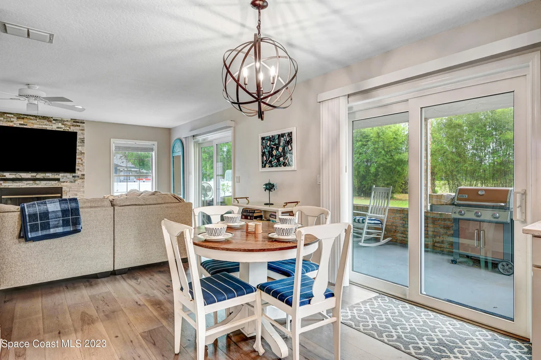 Photo of 2225 Royal Oaks Drive