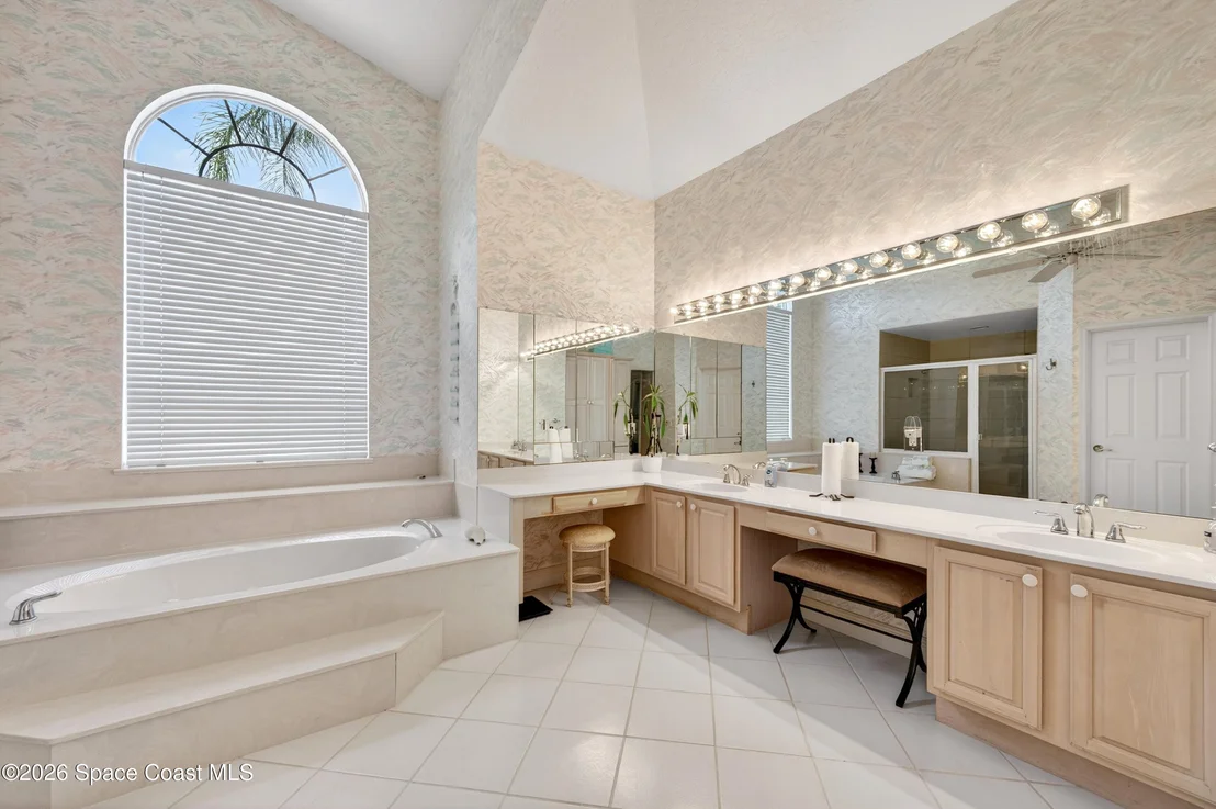 Photo of 900 Bluegrass Lane