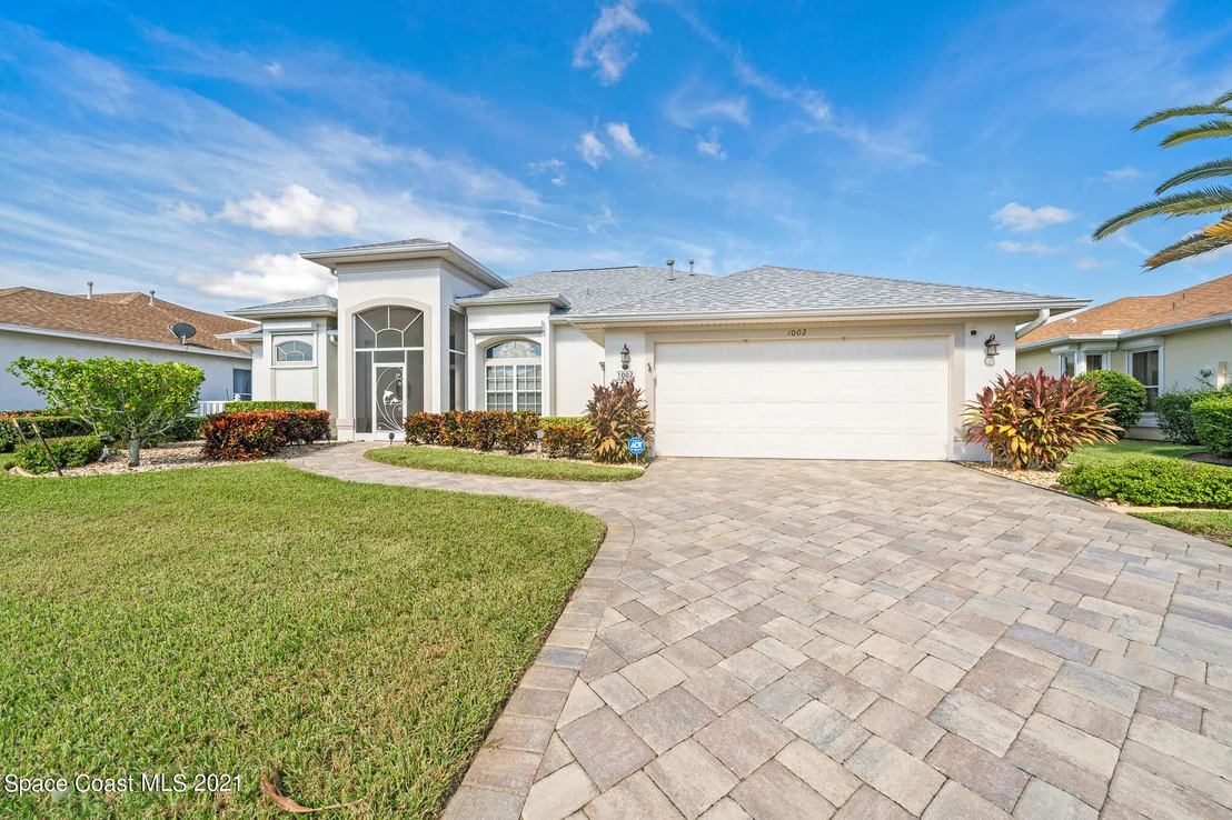 Photo of 1002 Fieldstone Drive