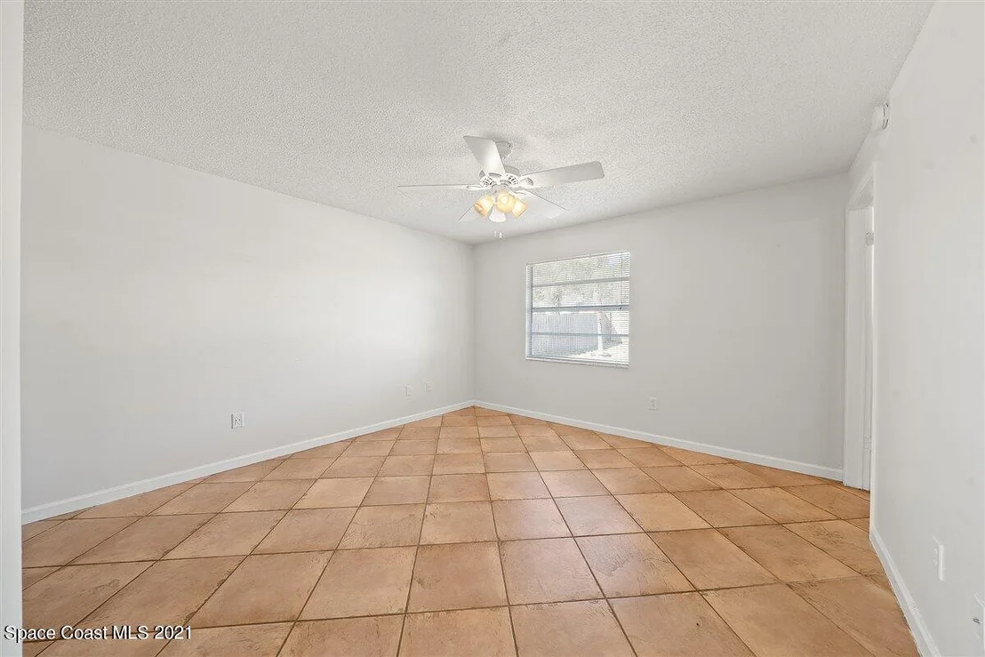Photo of 550 Ford Circle W