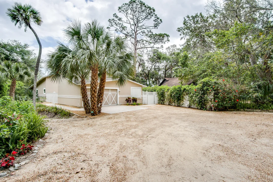 Photo of 5440 Edgewater Court
