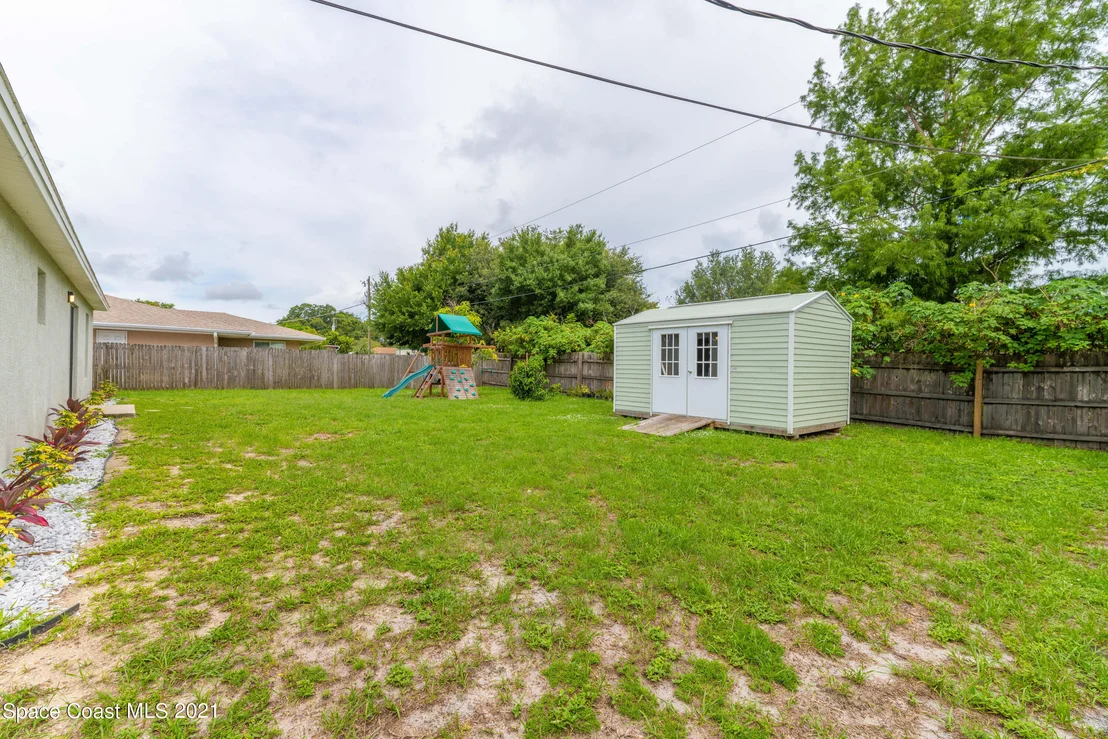 Photo of 950 Eyerly Street