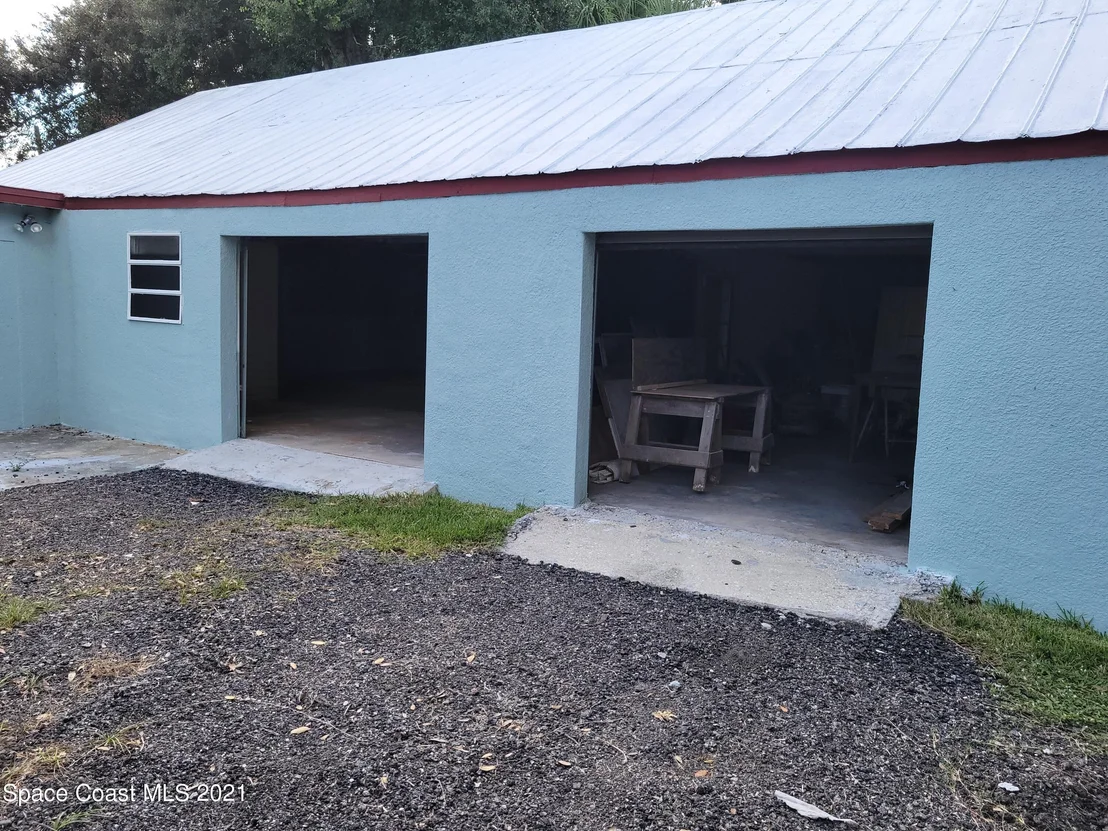 Photo of 651 N Range Road