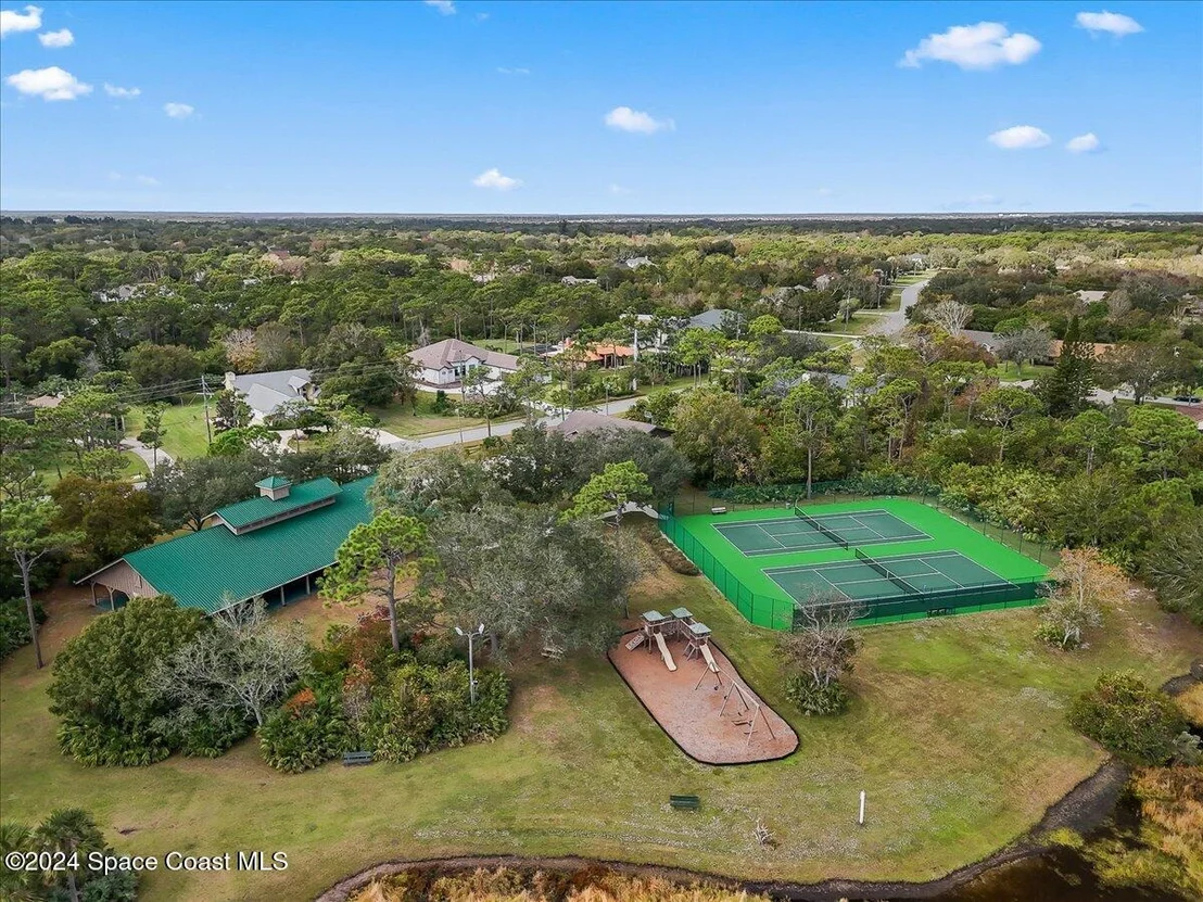 Photo of 4360 Canard Road