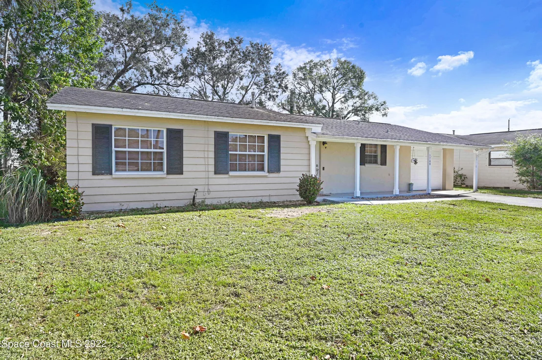 Photo of 1708 Fenway Circle