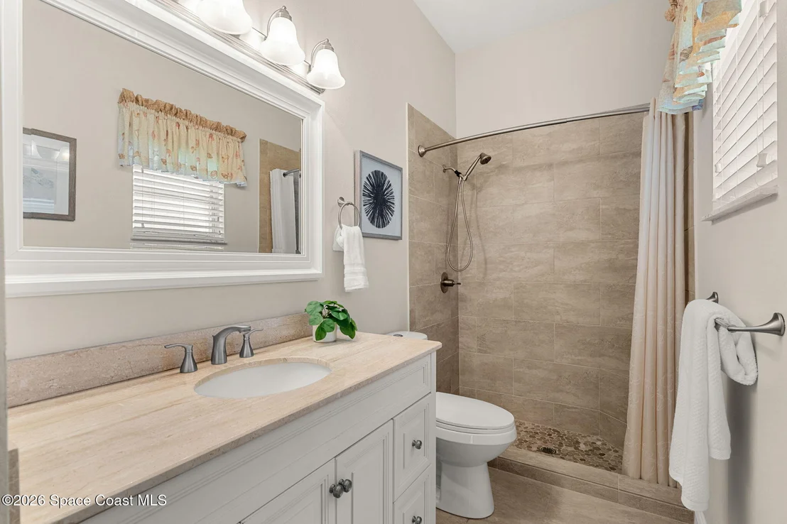 Photo of 327 Island Drive