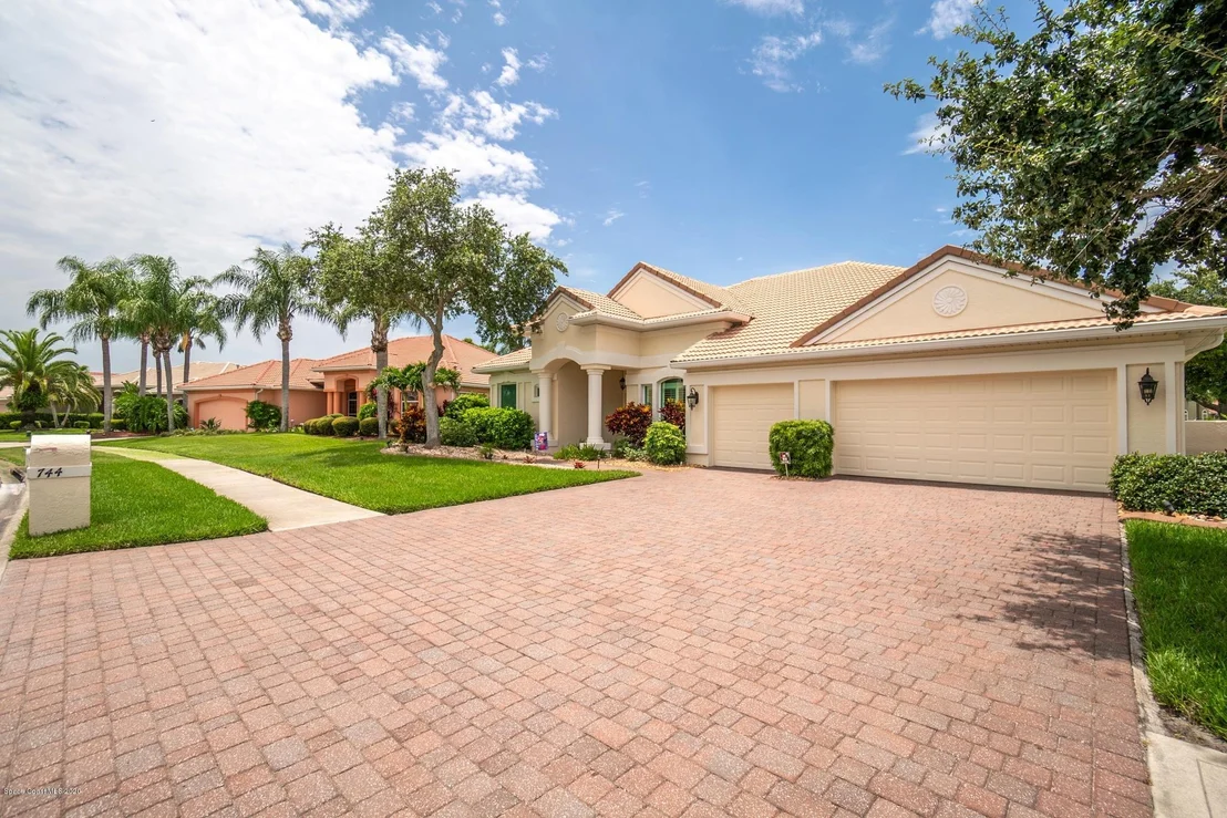 Photo of 744 Nicklaus Drive