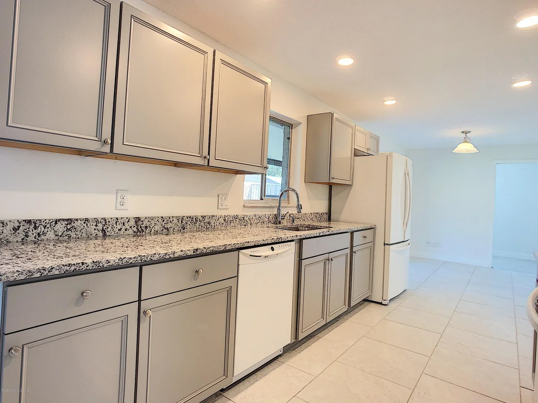 Photo of 3045 Ontario Circle W