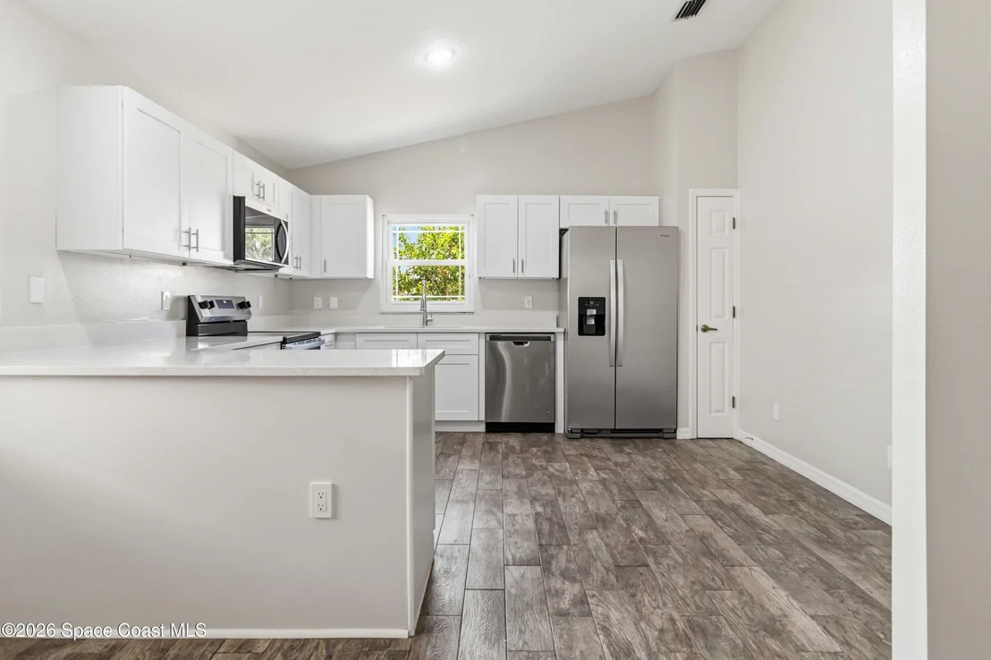 Photo of 1253 Goldenrod Circle NE