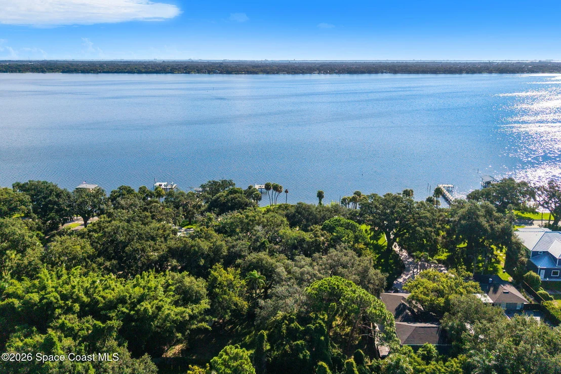 Photo of 925 N Indian River Drive