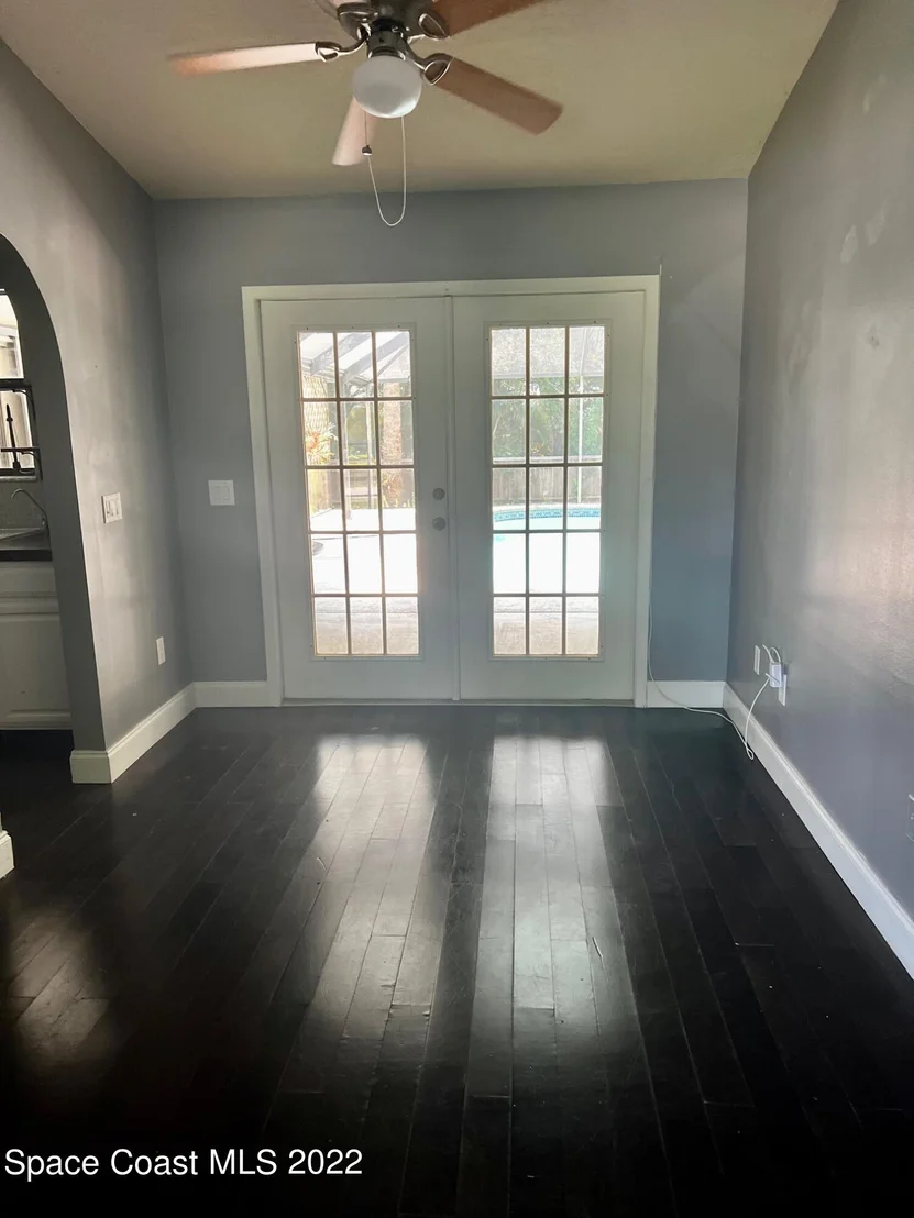 Photo of 950 Streamlet Avenue