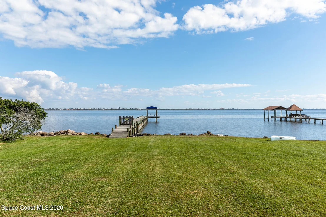 Photo of 2590 Coral Way