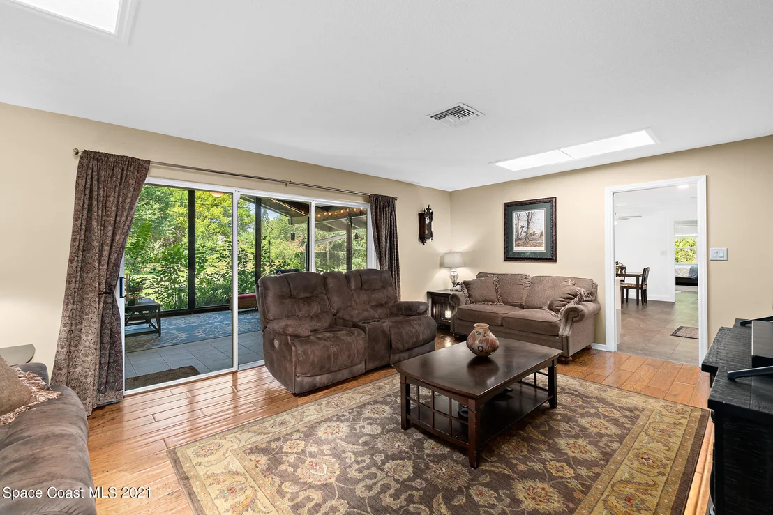 Photo of 1180 Ashlyn Drive